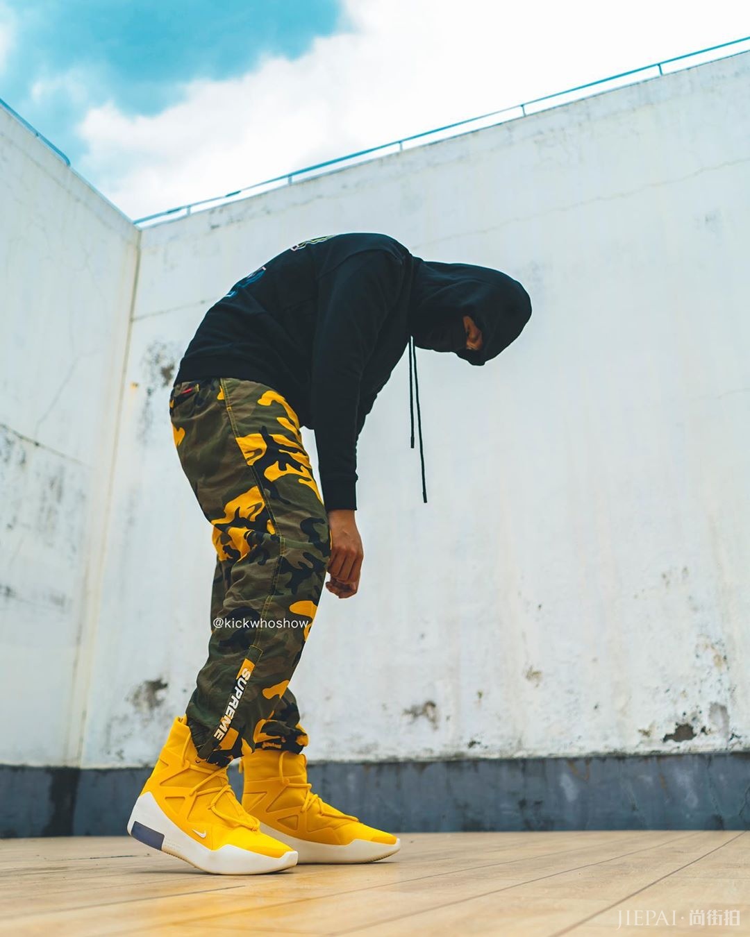 潘帅已经上脚啦！这双 Nike Air Fear of God 1 实在太炫酷！