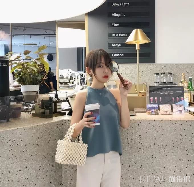 小个子这样穿增高8cm还不会被看出来?一定是穿了这件上衣