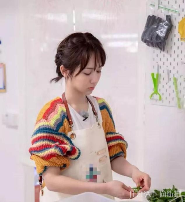 杨紫有多惨，合作肖战被骂倒贴，录视频祝福郑爽被质疑不怀好意