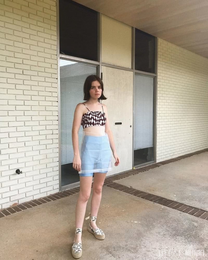 那些身高160的博主都在偷身高！超短裙高腰线搭配，视觉上显高