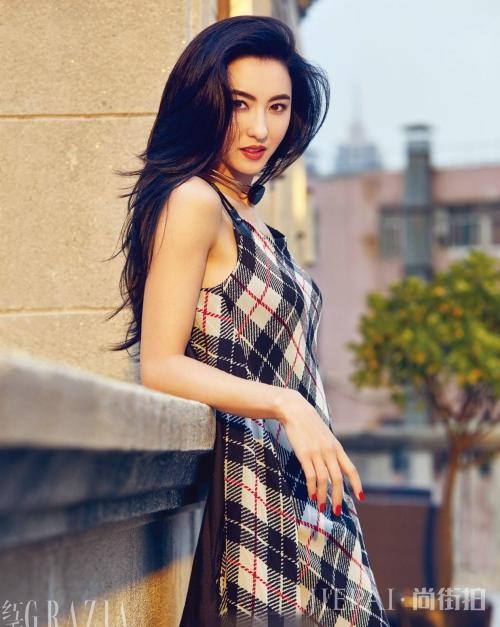 宋祖儿太耿直了吧,节目中吐槽刘昊然全剧组最丑,头围大的像锅