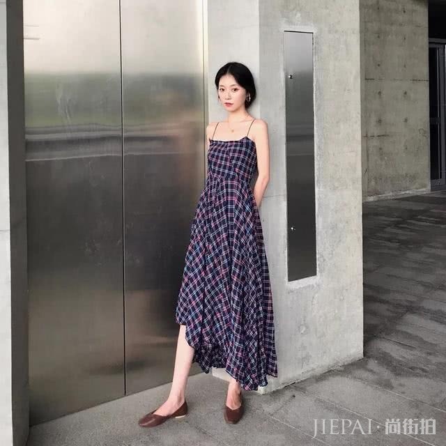 吊带连衣裙,端庄婉约有魅力