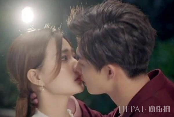 这对情侣终于官宣了,众所周知的地下恋终于结束了!网友:等好久