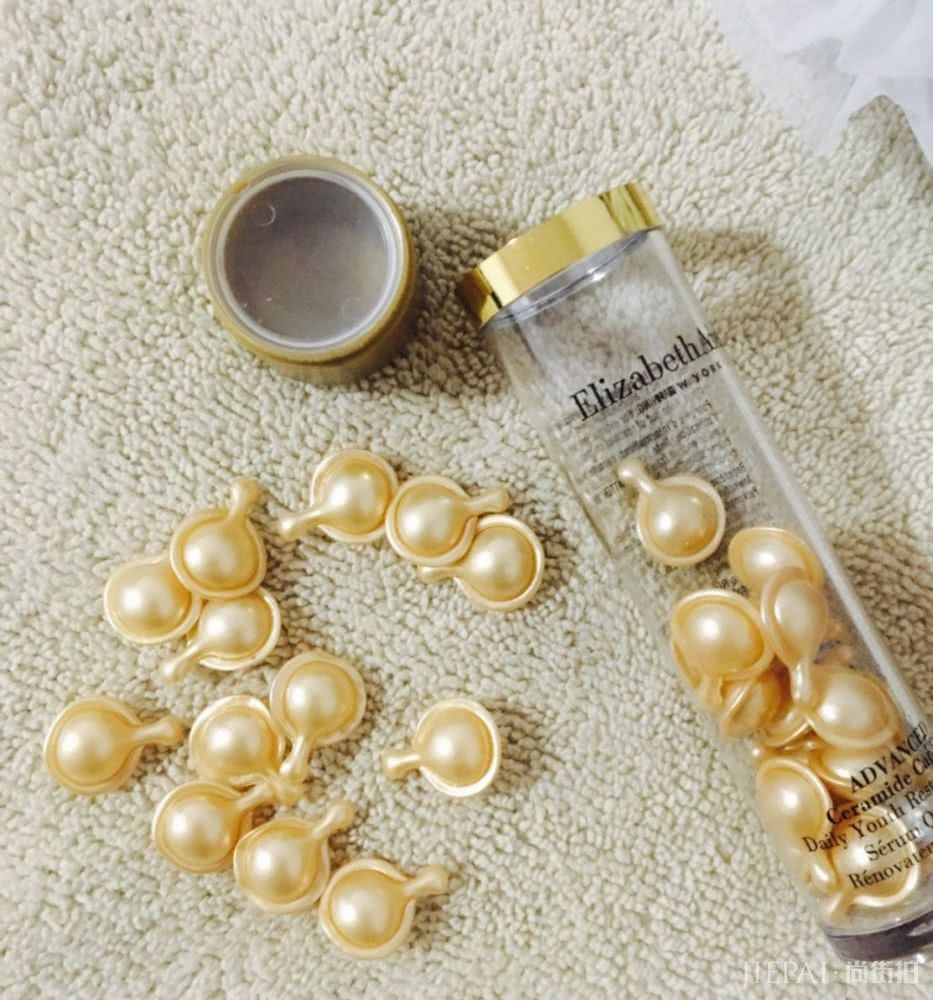 哪有什么逆生长，50岁许晴抗衰老的秘密是保养，这些精华记好咯