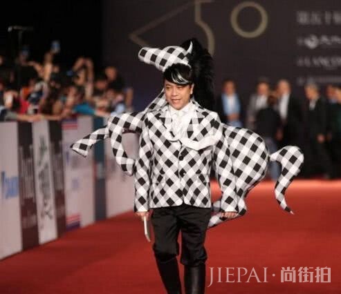 台湾知名主持人，当众嘲讽黄渤，却被黄渤高情商反怼哑口无言