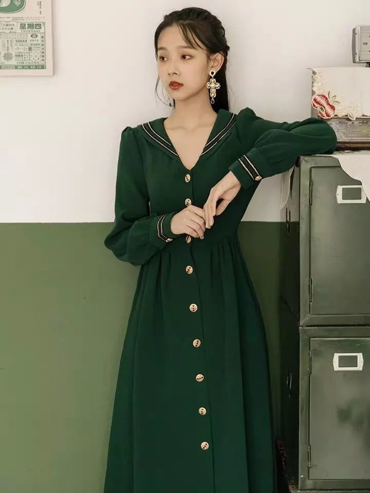 秋天来一件法式长裙,让你做复古风女孩