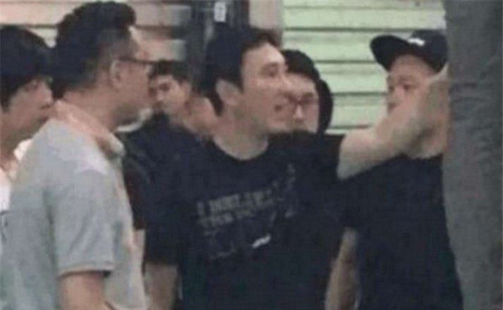王思聪被带绿帽子 场面失控当街发飙