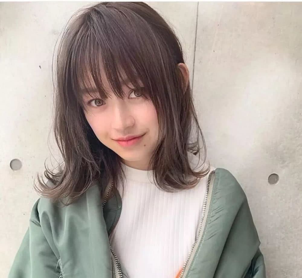 慵懒短卷发，打造属于你的“高级脸”