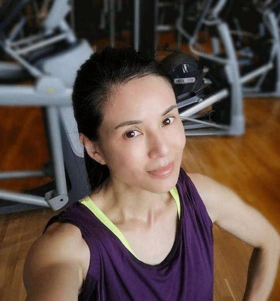 李若彤为何保养这么好？这一次她透露出“冻龄”的秘密！