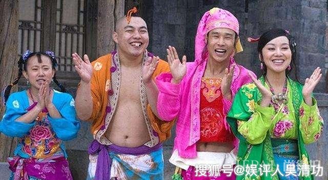 赵本山徒弟丫蛋被求婚后首次亮相，红光满面气色佳，未婚夫却没来