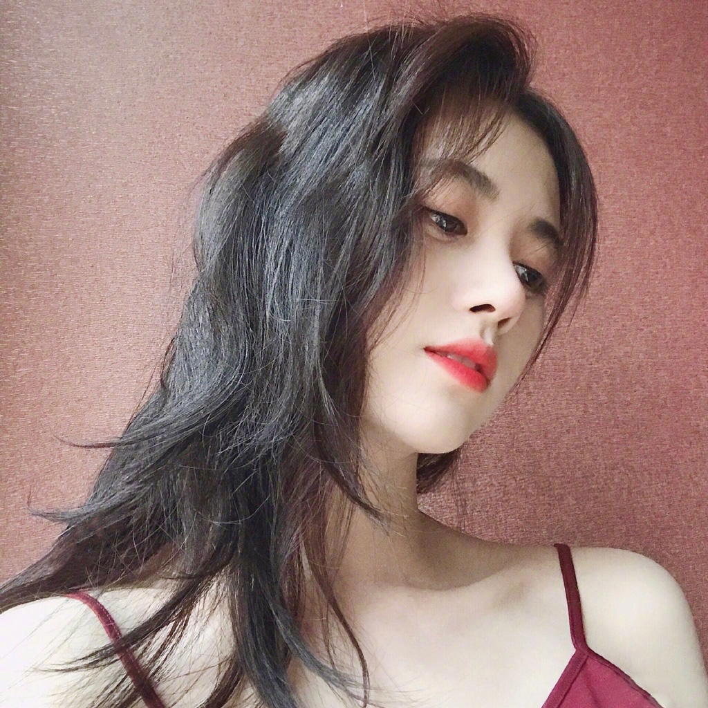 鞠婧祎性感风格多种选型自拍图片