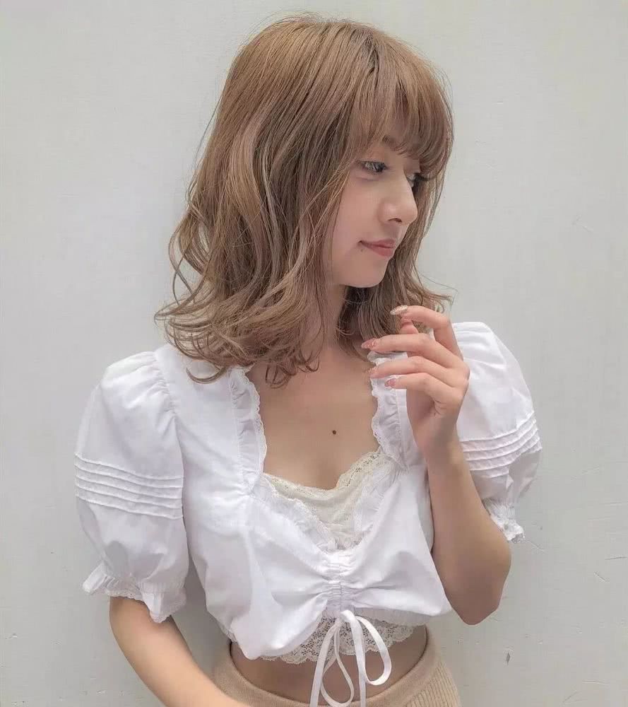 慵懒短卷发，打造属于你的“高级脸”