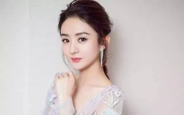 丸子头、梨花头内扣、大波浪卷，你喜欢哪种发型？