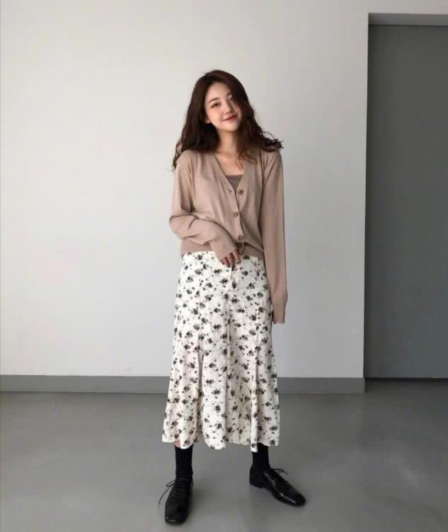 女人服装搭配风格要多变，混搭风成为穿搭新风尚