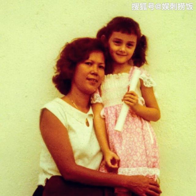 昔日亚姐冠军韩君婷,43岁生日贴旧照忆亡母,获旧同事送蛋糕庆祝