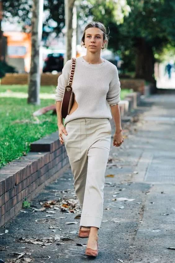 秋天的第一件上衣，当然是温柔百搭的针织衫