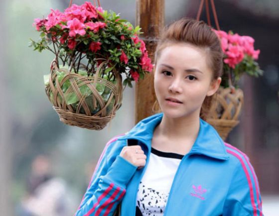 曾和张杰同居5年,还打过谢娜一巴掌,如今同是主持人却无人识