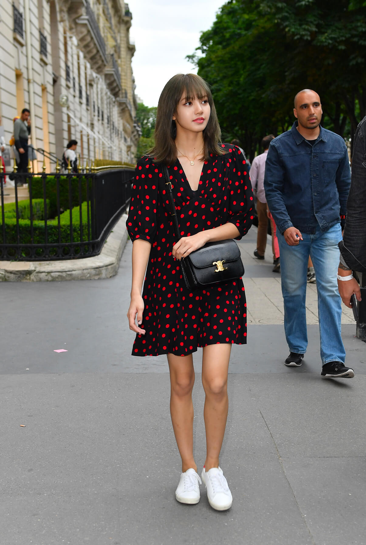 人间CELINE已上线 Lisa的穿搭日常太A了吧