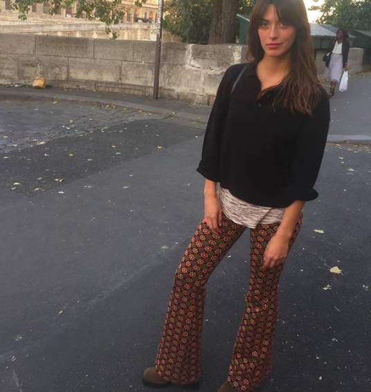 这位巴黎的时尚博主，用3种单品轻松穿出法式风情