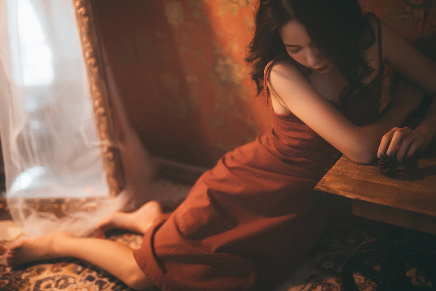 成熟欲女性感朦胧诱人写真图片