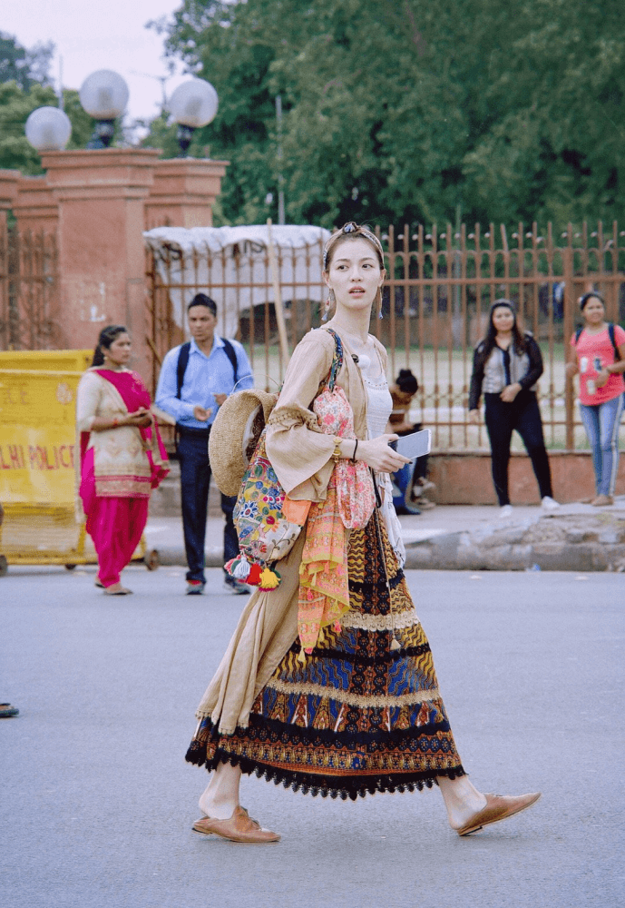 钟楚曦造型撞衫倪妮，高级脸冷艳大气，太美啦