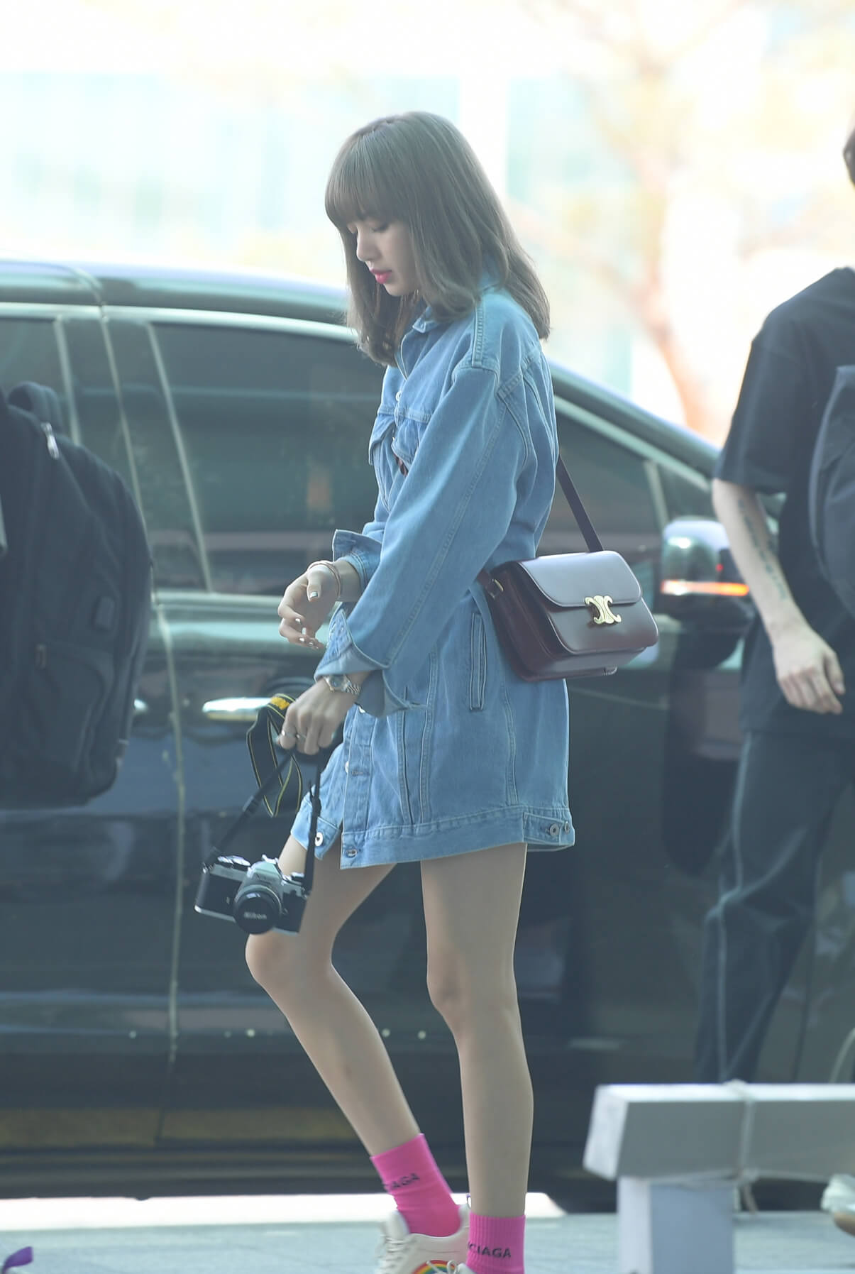 人间CELINE已上线 Lisa的穿搭日常太A了吧