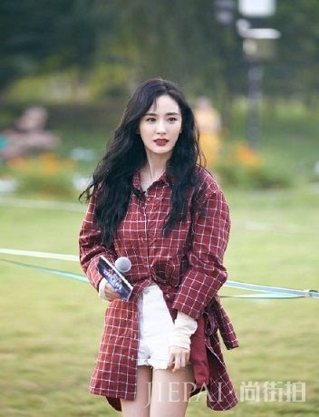 党媒发文配图暗示杨幂是“诈捐”？杨幂粉丝怒批其是无良媒体