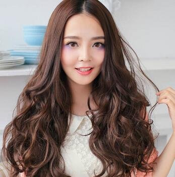 18岁适合什么卷发 这四款发型让你变得不一样