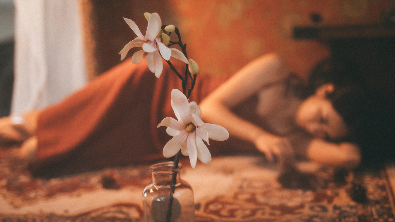 成熟欲女性感朦胧诱人写真图片