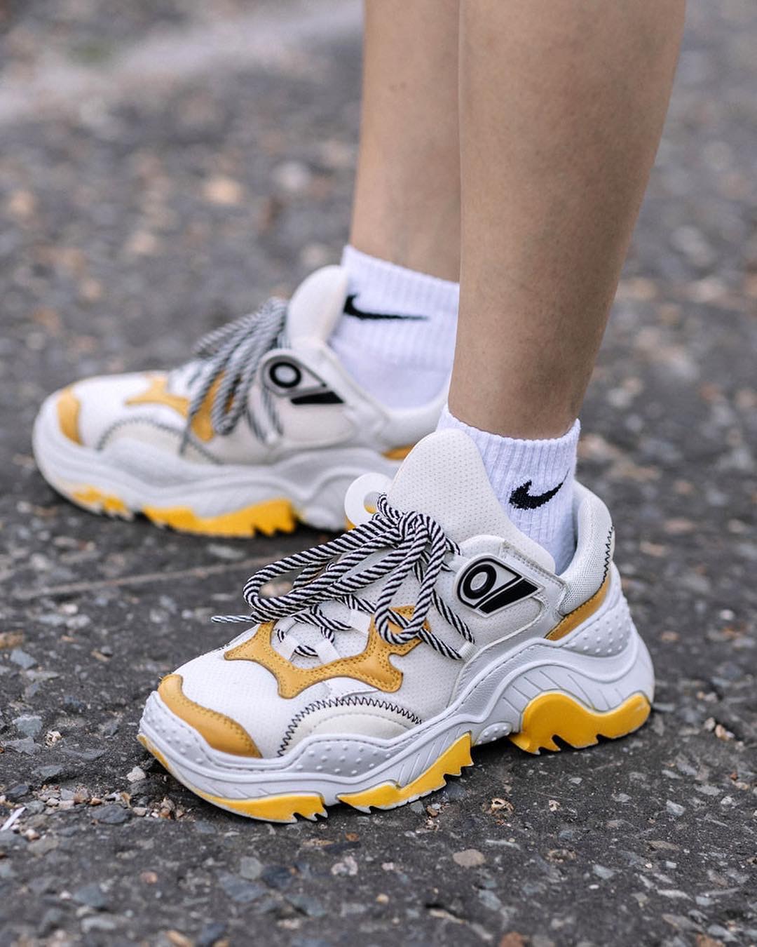 潮流穿搭新指南！米兰时装周潮流人士教你新季度流行趋势！