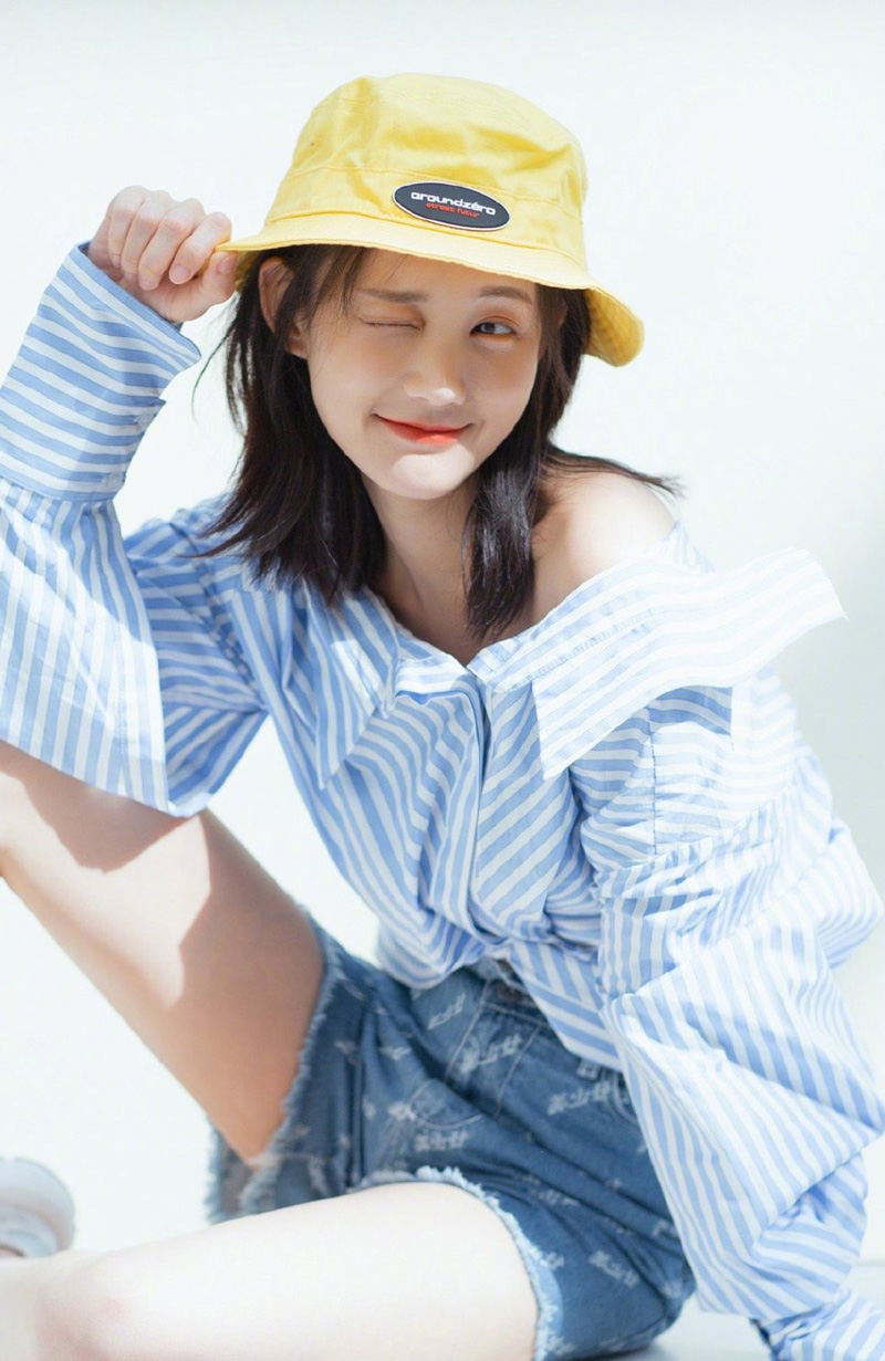 李一桐夏季清新养眼小仙女风格写真图片
