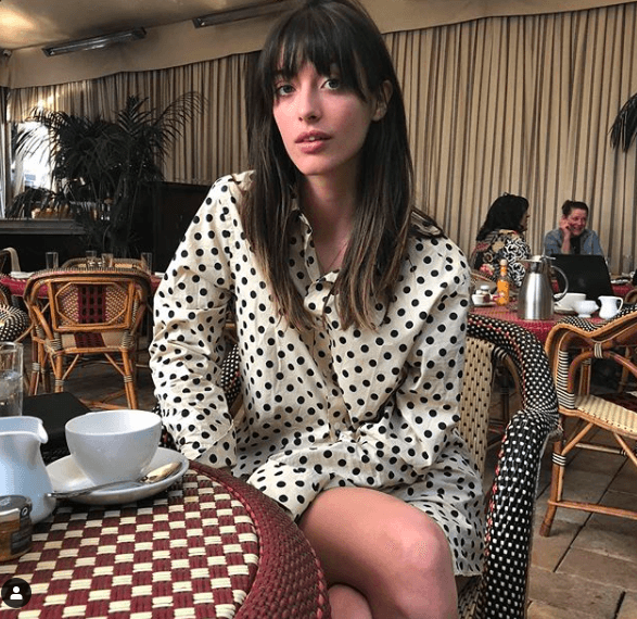 这位巴黎的时尚博主，用3种单品轻松穿出法式风情