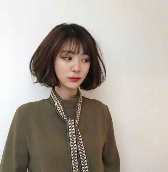 适合大脸女孩的短发发型