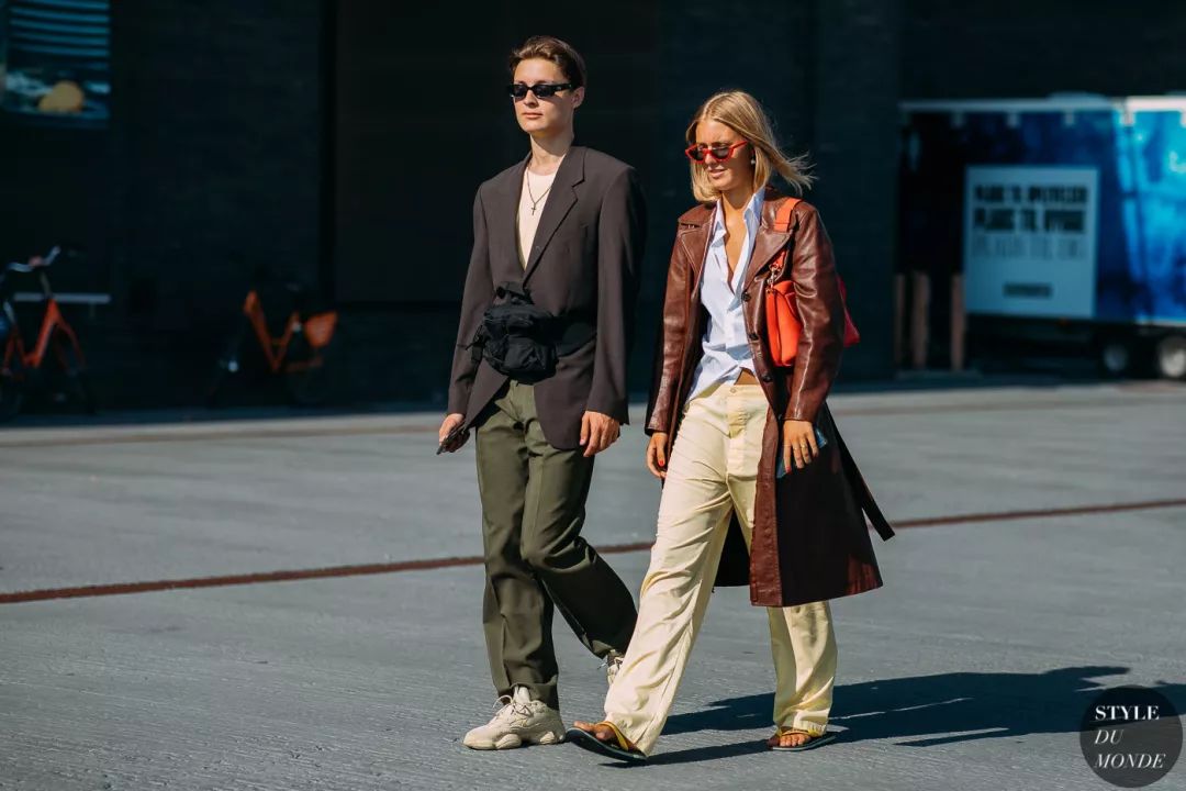 风衣搭配阔腿裤,今秋街拍最潮百搭cp!!!