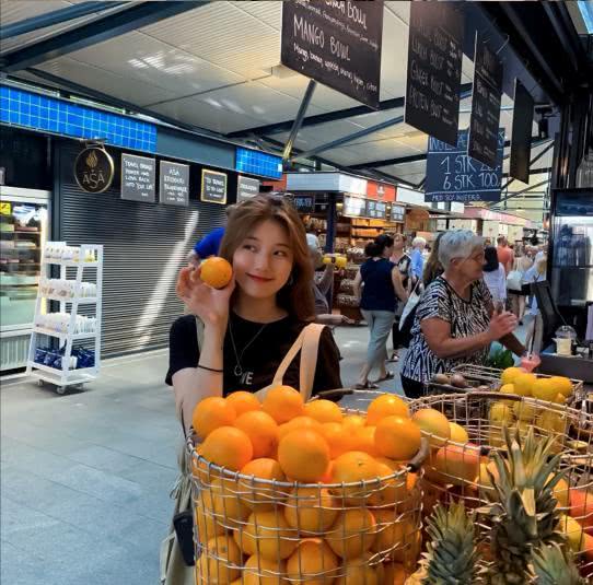 女神秀智私服搭配简约时尚又大气,值得女生们学习借鉴