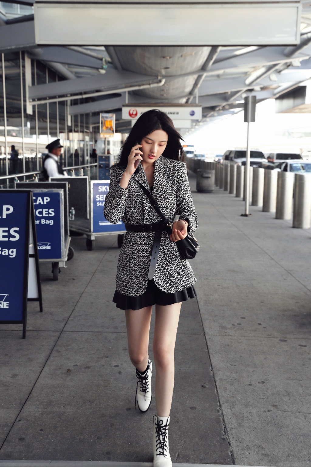 宋祖儿摩登造型机场性感街拍图片