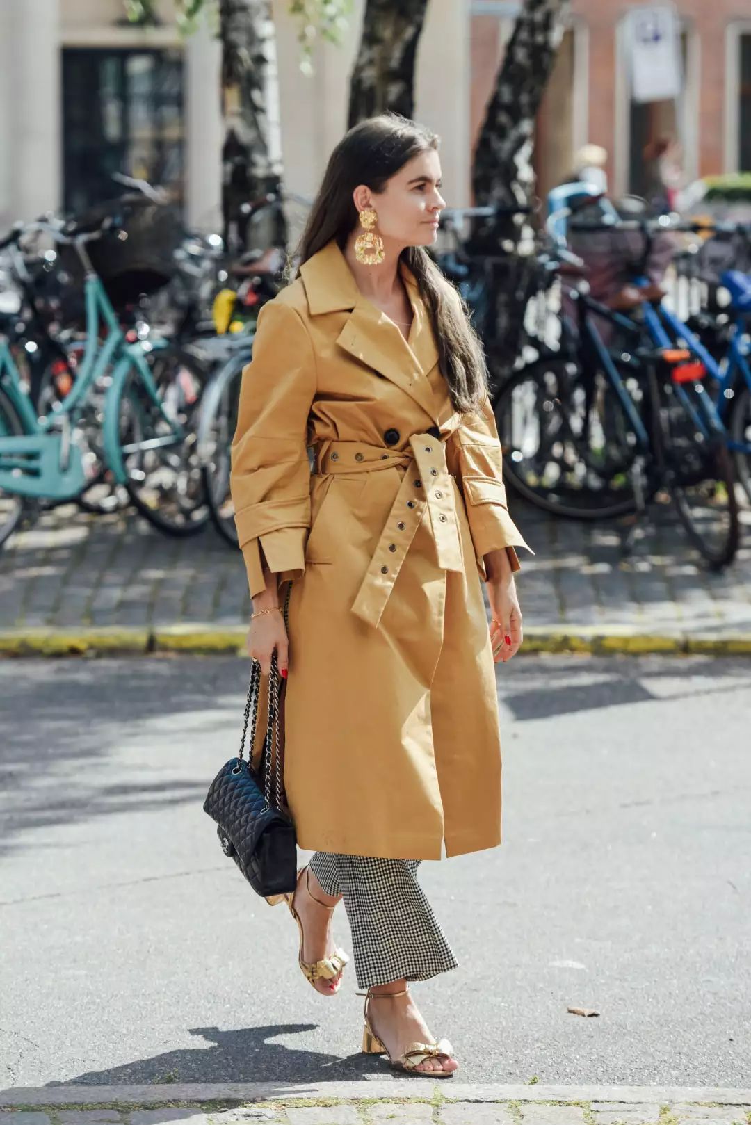 风衣搭配阔腿裤,今秋街拍最潮百搭cp!!!