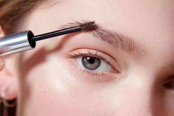 今年最in的彩妆妆容，进来了解下吧