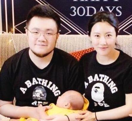 她是巴图的女友,恋情却遭宋丹丹极力反对,如今连孩子都生了