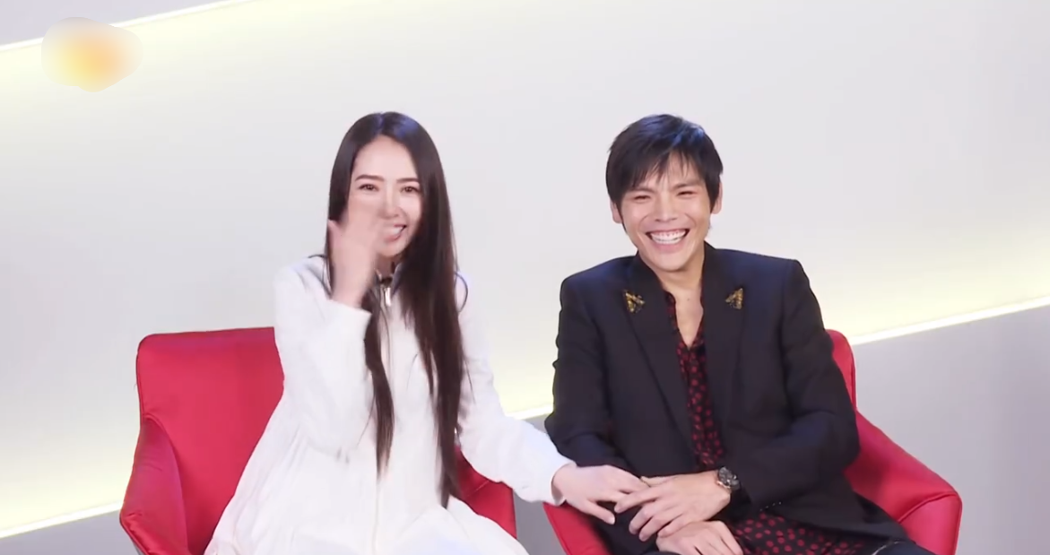 向佐泪目表白妈妈，希望能学习父母的爱情，向太泪洒现场想要孙子