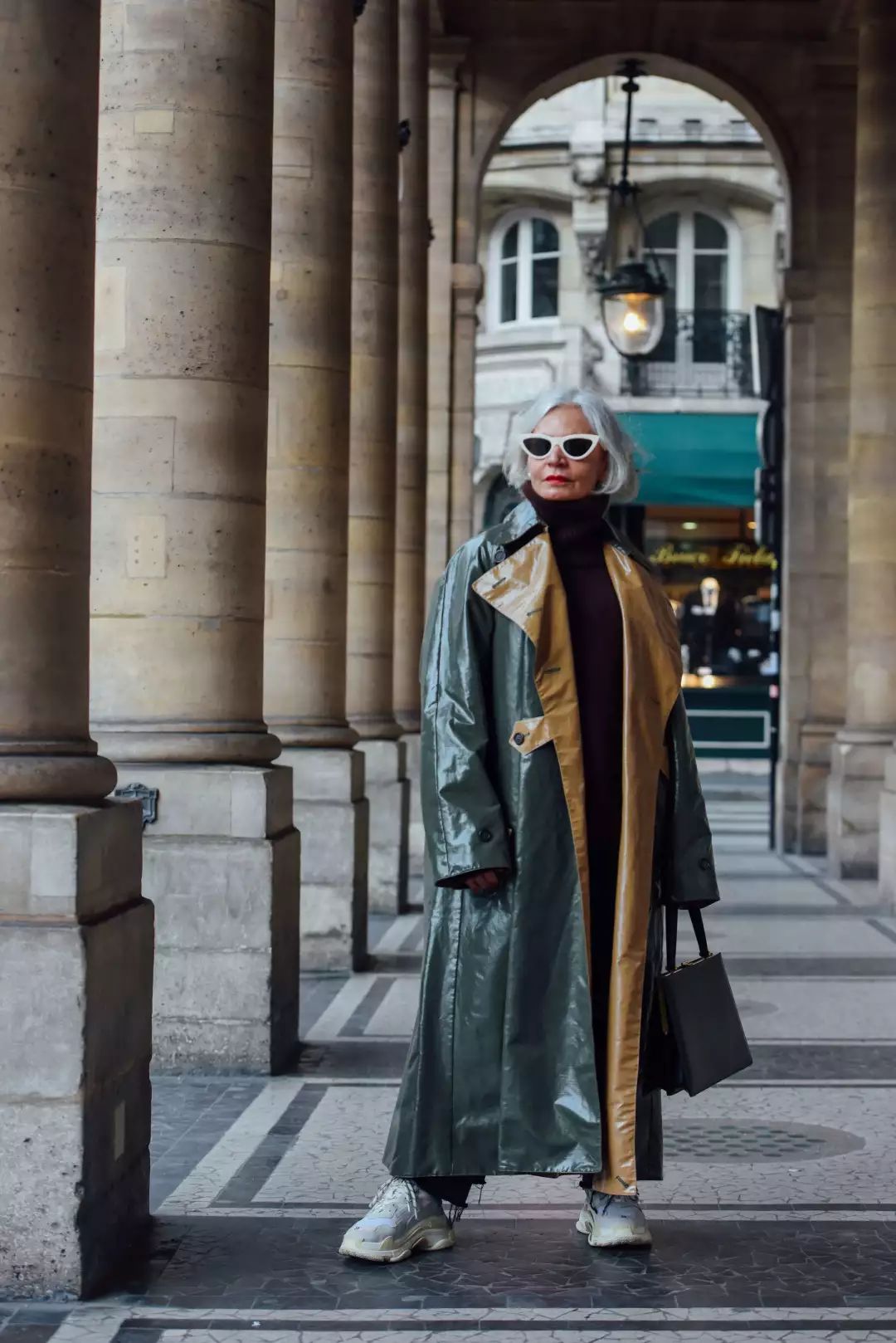 风衣搭配阔腿裤,今秋街拍最潮百搭cp!!!