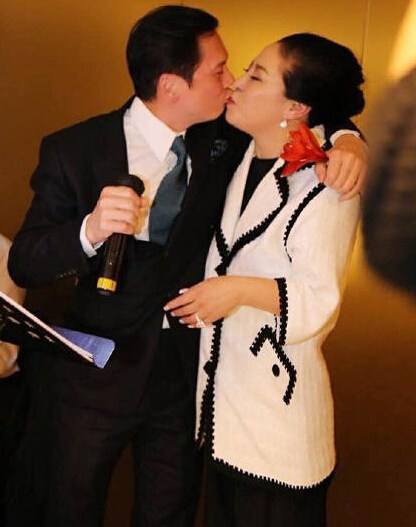 向佐泪目表白妈妈，希望能学习父母的爱情，向太泪洒现场想要孙子