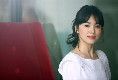 宋慧乔定居纽约？中秋没回家，工作也暂停，疑似被宋仲基伤得太深