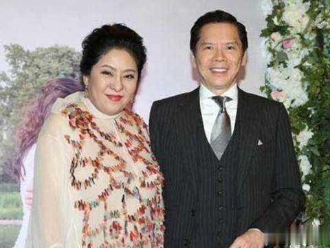 向佐泪目表白妈妈，希望能学习父母的爱情，向太泪洒现场想要孙子