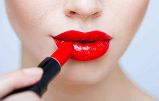 口红是石油做的吗