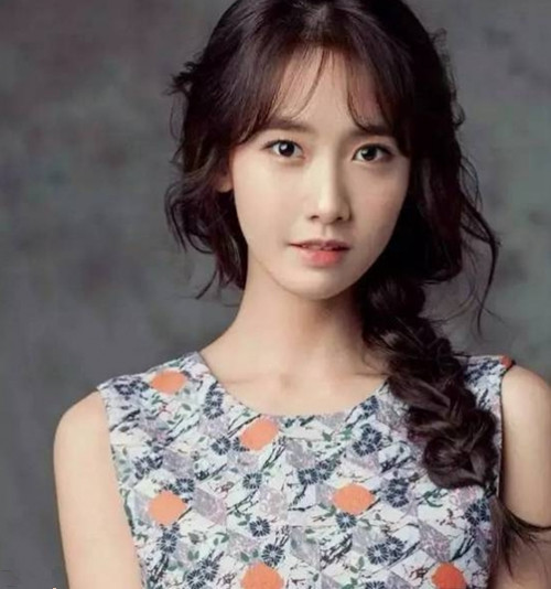 额头高适合什么发型 这七款发型让你美出新高度