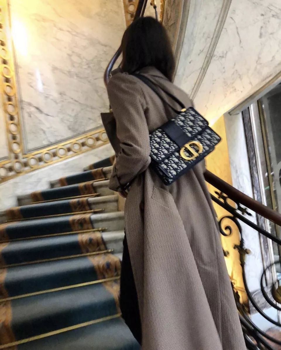 风衣搭配阔腿裤,今秋街拍最潮百搭cp!!!