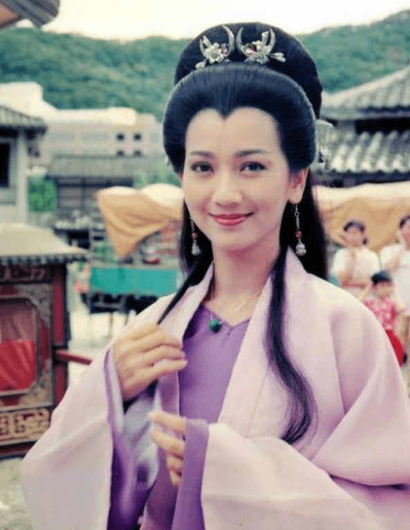 65岁的赵雅芝,45岁的林志玲,48岁的闫妮,就问你酸不酸?