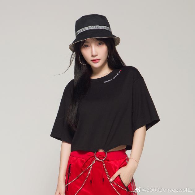 李小璐转型做网红,开网店一夜赚了12万,却被吐槽高配低走