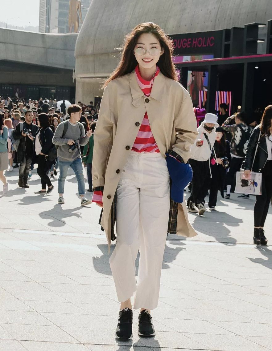 风衣搭配阔腿裤,今秋街拍最潮百搭cp!!!